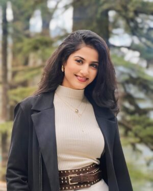 Astha Khandelwal Instagram - Even though life seems to stand still, the future is coming!

#peacefulgetaway #sceniclandour #himalayanretreat #hiddengem #landourcafe #exploreindia #travelinstyle #bootseason