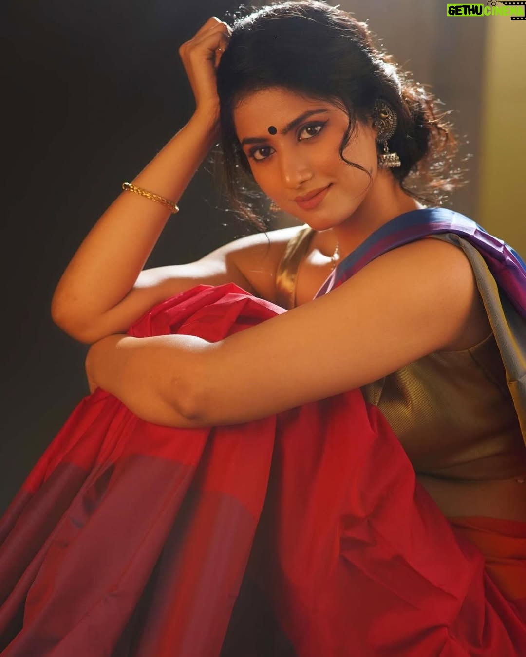 Astha Khandelwal - 2.7K Likes - Kajal ki lakeer, bindi ka rang,
Har ada meri, par dil hai ab bhi sang. 🌟💔

Styling @ichhaabrol_ 
Mua @makeover_by_dipty_mitu 
Photographer @yogeshkadam___ 
Agency @toabhcreative 

#southcinema #tollywood #kollywood #sandalwood #mollywood #southfilmindustry #southindianmovies #indiancinema #southindianactress #southindianactors #filmindustry #regionalcinema #cinemalovers #moviemagic #blockbustermovies #filmfans #indianfilms #cinemaculture