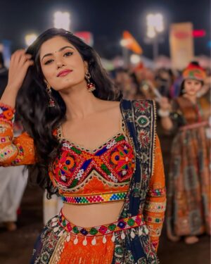 Astha Khandelwal Instagram - With jhumkas that sing, hair that flows, and a Chaniya Choli that shines, I dance through the night. 🌙💫 
#GarbaQueen #twirlsoftradition 

#chaniyacholi #navratri #lehengacholi #lehenga #ghaghracholi #ethnicwear #garba #navratrichaniyacholi #designerlehenga #choli #indianwear #navratrispecial #kurtis #lengha #navratricollection #lehengas #designerblouse #indianfashion #indowestern #ghaghra #saree #lehengagoals #traditional #lehengablouse #bridesmaid #desifashion #lehnga