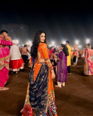 Astha Khandelwal Instagram - With jhumkas that sing, hair that flows, and a Chaniya Choli that shines, I dance through the night. 🌙💫 
#GarbaQueen #twirlsoftradition 

#chaniyacholi #navratri #lehengacholi #lehenga #ghaghracholi #ethnicwear #garba #navratrichaniyacholi #designerlehenga #choli #indianwear #navratrispecial #kurtis #lengha #navratricollection #lehengas #designerblouse #indianfashion #indowestern #ghaghra #saree #lehengagoals #traditional #lehengablouse #bridesmaid #desifashion #lehnga