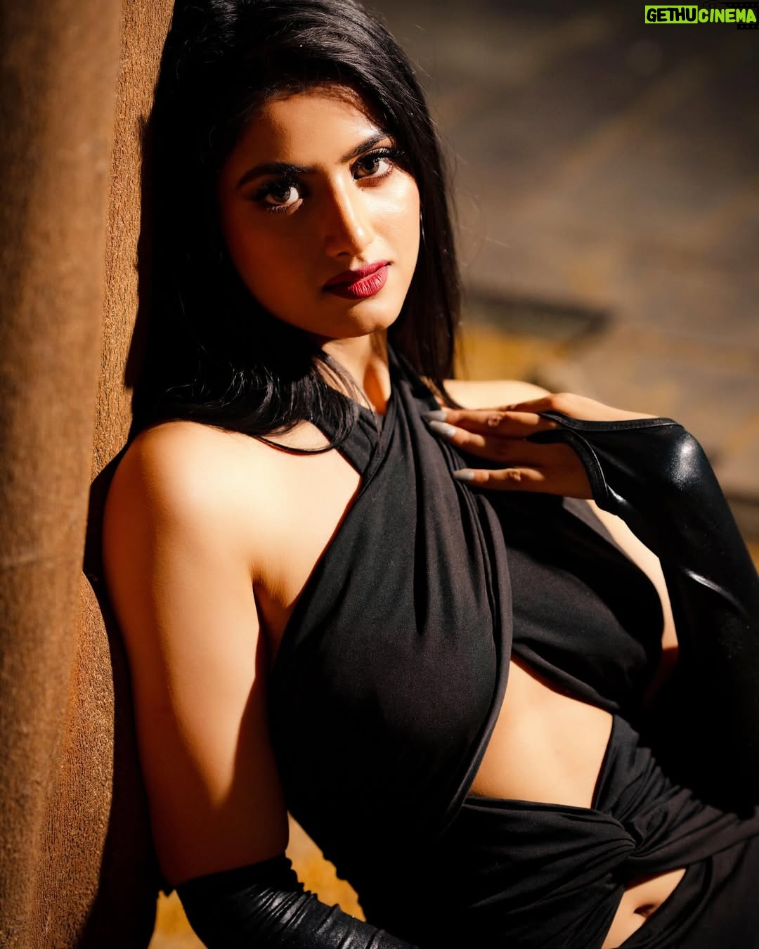 Astha Khandelwal - 2.7K Likes - More Than You Could Handle 💣
💄: @mua_seemasarraf 
📸: @contourindiagroup 

#blackdress #girlblackoutfit #girlsblackoutfit #blackoutfitinspo #blackoutfitinspiration #blackdressesonly #relatablegirlspost #hotblackoutfit #instablackoutfit #pinterestblackoutfit #teluguactress #tamilactress #southindianactress #southindiancinema #indiancinema #bollywood