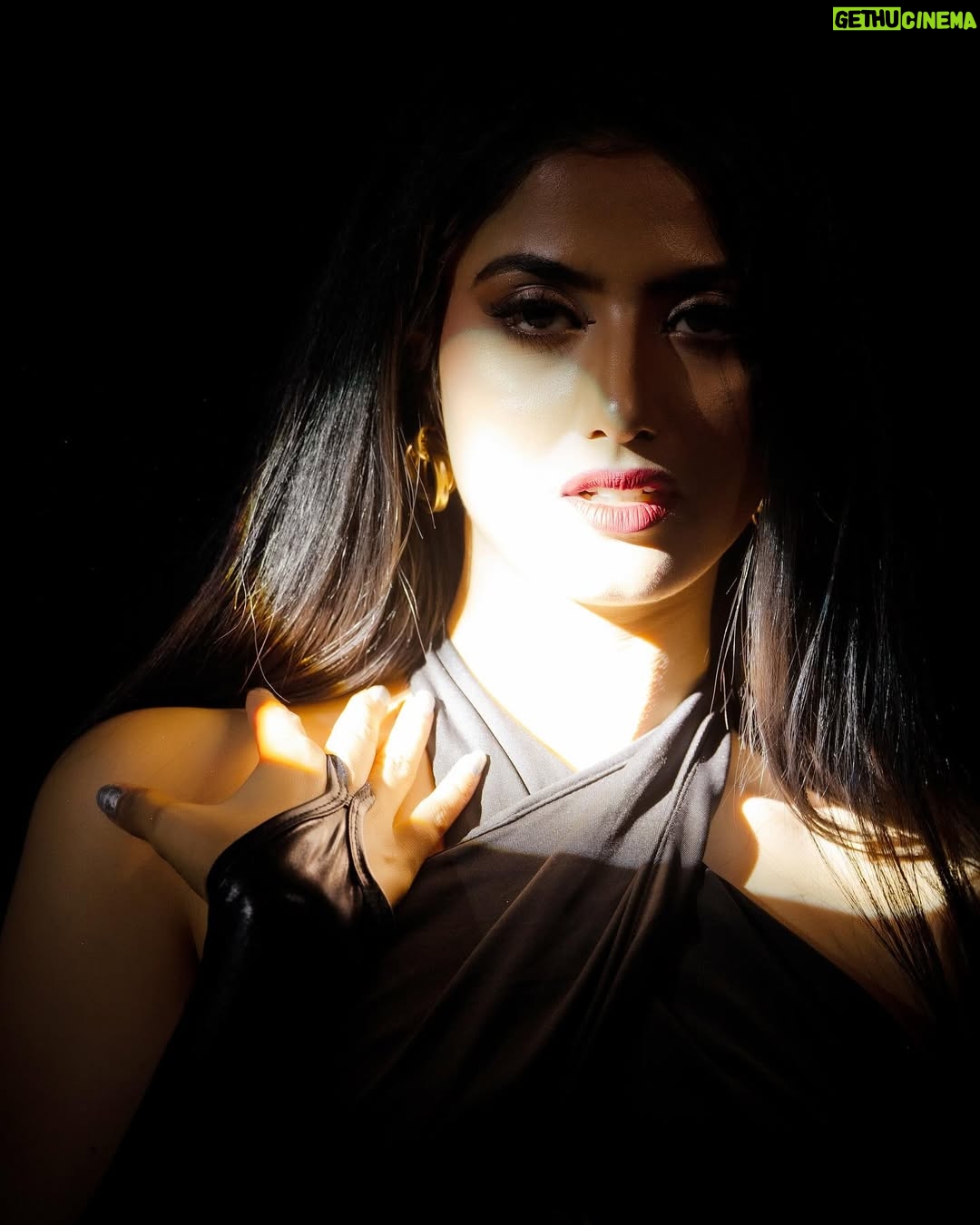 Astha Khandelwal - 2.7K Likes - More Than You Could Handle 💣
💄: @mua_seemasarraf 
📸: @contourindiagroup 

#blackdress #girlblackoutfit #girlsblackoutfit #blackoutfitinspo #blackoutfitinspiration #blackdressesonly #relatablegirlspost #hotblackoutfit #instablackoutfit #pinterestblackoutfit #teluguactress #tamilactress #southindianactress #southindiancinema #indiancinema #bollywood