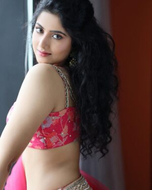 Astha Khandelwal Instagram - 🫀🥁💗
🥻 @labelarunagoud 
📸 @sharatchandraphotography 

#Telugucinema #tamilcinema #southindiancinema #tollywoodactress