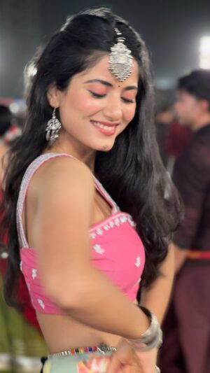 Astha Khandelwal Instagram - “Count me in, whenever Garba is around! 💫 

 #ForeverGarba 

#navratri #garba #garbalover #garbanight #navratrispecial #garbadance #garbaqueen #dandiya #garbalovers #gujarati #gujju #garbalove #gujjugirl #dandiyanight #gujjugarba #navratrigarba #garbagroup #surat #india #dandiyaraas #garbaniramzat #k #gujrati #navratricollection #instagram