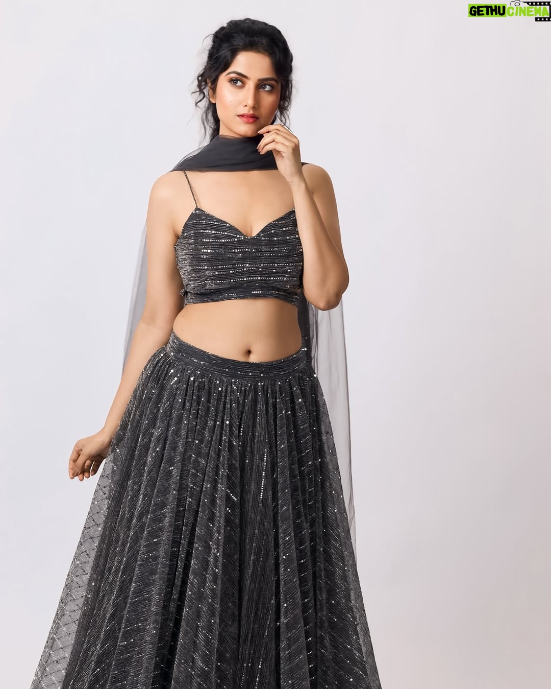 Astha Khandelwal - 2.9K Likes - Sweet yet Spicy 🌶️ 
📸 @sharatchandraphotography 
🥻 @arunagoud_official 

[LehengaLove, InnocentButSexy, LehengaVibes, InnocentlySexy, SlayInLehenga, LehengaQueen, SassyAndInnocent, LehengaDiaries, TooCuteTooHot, LehengaGoals, CuteButSexy]

#SouthIndianActress #KollywoodStar #TollywoodQueen #SandalwoodBeauty #MollywoodActress #SouthIndianCinema #IndianFilmIndustry #SouthIndianGlam #SouthIndianBeauty #regionalcinemas
