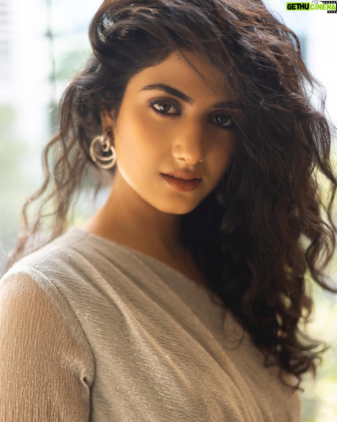 Astha Khandelwal - 12.2K Likes - She looked daisy safe
But smelled rose wild🌼🌸

#curlyhair #bigeyes #silverdress #nudemakeuplook #naturallook #naturalbeauty #blackhair