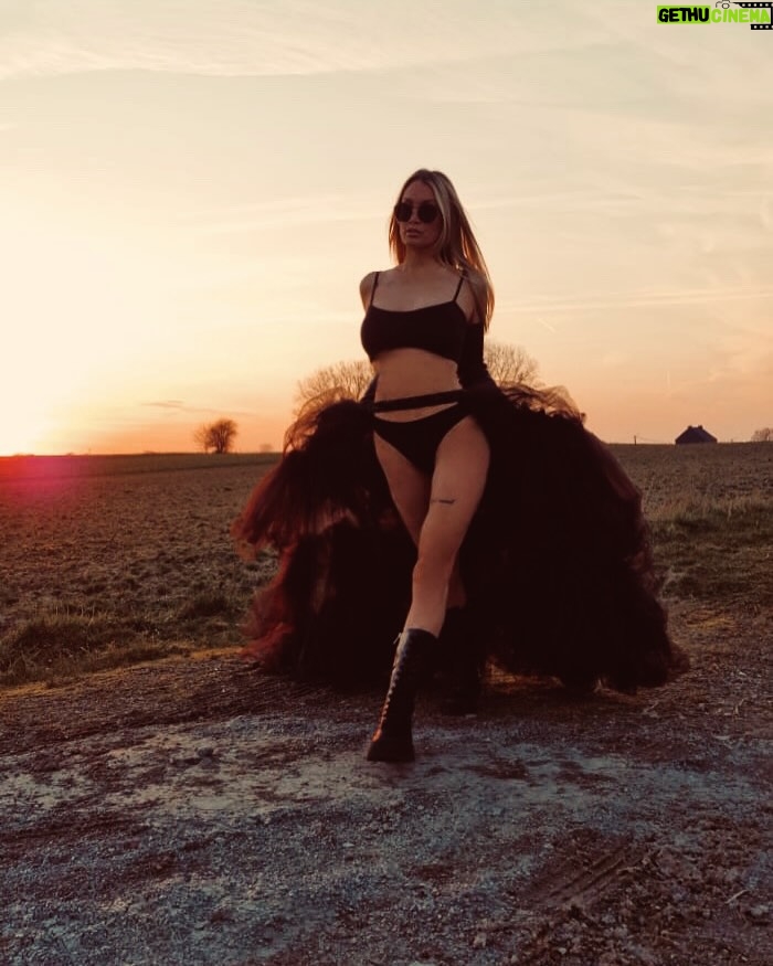 Aurélie Dotremont - 3 Likes - 