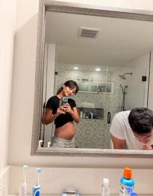 Aurélie Moeremans Instagram - pada nyuruh aku post di feeds 🤷🏽‍♀️🤰🏽
