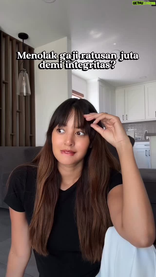 Aurélie Moeremans - 0.9 Million Likes - Jangan mau deh jadi 🐁