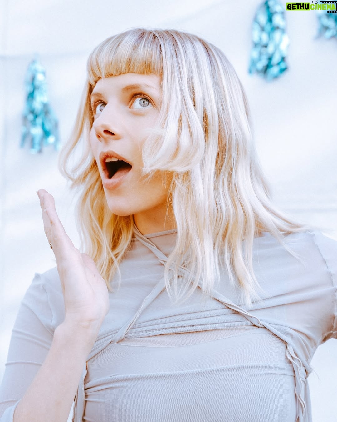 Aurora Aksnes - 240.8K Likes - Je vous aime tous🪐
Thank you @rockenseine 
You have made a wonderful mark on my heart. 
This was the last European show in a long while. And i could not have asked for better company 🪐✨💫
Thank you dear @kimmika for these pictures, it was wonderful seeing you again x