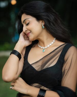 Avantika Mishra Instagram - We’re all a little weird. And life is a little weird. And when we find someone whose weirdness is compatible with ours, we join up with them and fall into mutually satisfying weirdness—and call it love—true love.

Shot by @absolutelyrahul 
Styled by @vinnu_baby9 
Jewellery by @visista_goldanddiamonds
Location @thefotogarage