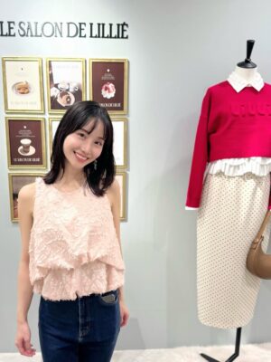 Aya Shibata Instagram - 昨日は展示会に👗
ㅤㅤㅤㅤㅤㅤㅤㅤㅤㅤㅤㅤㅤ
毎年1番暑い時期に冬物のコートなどを展示でオーダーすると、
真夏が来たなぁと思いますね😎(ややこしいね)笑
ㅤㅤㅤㅤㅤㅤㅤㅤㅤㅤㅤㅤㅤ
ㅤㅤㅤㅤㅤㅤㅤㅤㅤㅤㅤㅤㅤ前回と今回ですでにコート2着オーダーしたので
今季はもうコートの購入は自分に禁じたいところ。w
ㅤㅤㅤㅤㅤㅤㅤㅤㅤㅤㅤㅤㅤ
ㅤㅤㅤㅤㅤㅤㅤㅤㅤㅤㅤㅤㅤ
#展示会