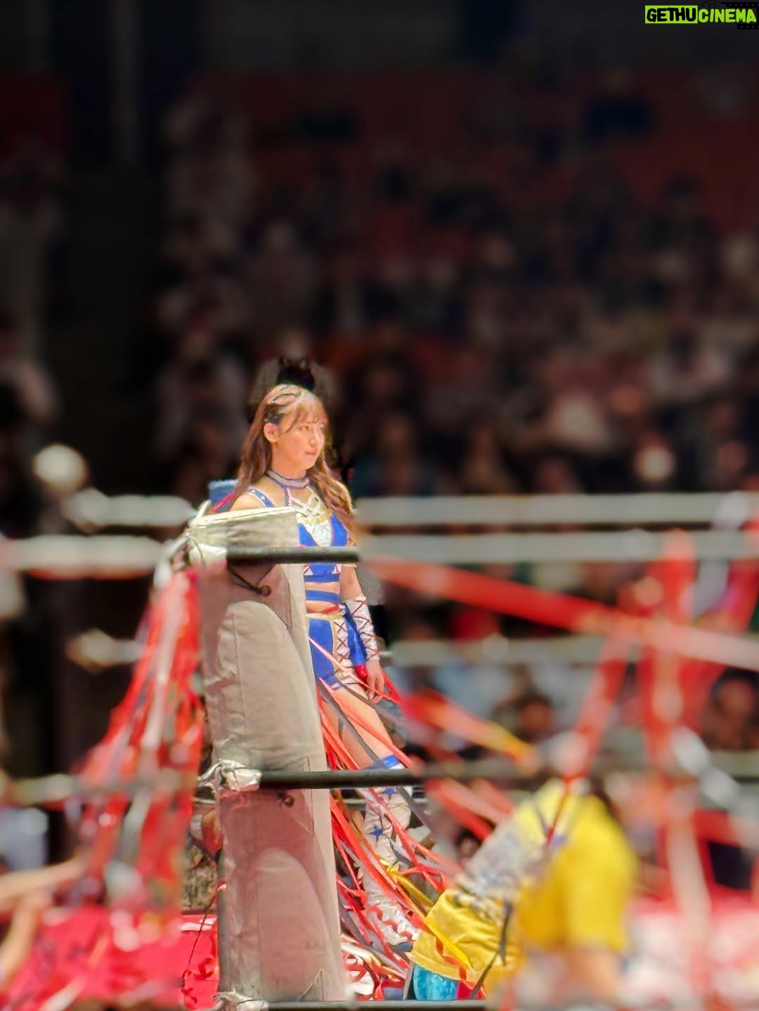 Aya Shibata - 2.1K Likes - 🔥

ㅤㅤㅤㅤㅤㅤㅤㅤㅤㅤㅤㅤㅤ
ㅤㅤㅤㅤㅤㅤㅤ昨日は東京女子プロレスさんの
「東京プリンセスカップ」を観戦してきました😳

仲良しスタッフさんがプロレス関係のお仕事をしていて、
色々教えてもらいながら観戦！

まずリングの近さにびっくり！歓声や技の音が大迫力🔥

荒井ちゃんの試合を生で見られたのも感激🥲

SKEの仲の良いスタッフさんから
荒井ちゃんがプロレスですごく頑張ってるお話しをよく聞いていて
絶対いつか観に行きたいと思っていたんです😋

実際に観られて、本当にかっこよかったし胸がグッときて、
試合中も思わず声が出ちゃいました。

荒井ちゃん、改めておめでとう！✨
ㅤㅤㅤㅤㅤㅤㅤㅤㅤㅤㅤㅤㅤ
ㅤㅤㅤㅤㅤㅤㅤㅤㅤㅤㅤㅤㅤ
そして観戦の感想いくつか、、、！🫶

荒井ちゃんの登場がかっこ良すぎてうるっとくる。
お客さんに沢山のテープを投げ込まれながら
名前を呼ばれる荒井ちゃんに痺れる。かっこいい🥲🫶

そして試合で全身全霊で戦う姿や
何度も立ち上がって立ち向かう姿に更にうるっとくる。🥲

ㅤㅤㅤㅤㅤㅤㅤㅤㅤㅤㅤㅤㅤ
プリンセスカップ優勝の渡辺未詩選手の曲が
頭から離れません😆おめでとうございます！
ㅤㅤㅤㅤㅤㅤㅤㅤㅤㅤㅤㅤㅤ(この投稿でかかっている曲です)

ㅤㅤㅤㅤㅤㅤㅤㅤㅤㅤㅤㅤㅤ
アジャコングさんめちゃ強い。かっこいい。
強すぎるからか対戦相手チームに
リングの端に養生テープでぐるぐる巻きにされていた😯
そして脱出もめちゃ早だった！
ㅤㅤㅤㅤㅤㅤㅤㅤㅤㅤㅤㅤㅤ
ㅤㅤㅤㅤㅤㅤㅤㅤㅤㅤㅤㅤㅤ
ビールが最高。カップかっこいい。
ㅤㅤㅤㅤㅤㅤㅤㅤㅤㅤㅤㅤㅤ
パンフレット貰った。すごく分かりやすい🙂‍↕️
みなさん素敵です。

ㅤㅤㅤㅤㅤㅤㅤㅤㅤㅤㅤㅤㅤ
良い夏の思い出になりました！大興奮よ！！！！
荒井ちゃん、本当に頑張ってて素晴らしいし、
私も本当に刺激をもらいました💕🥲
ㅤㅤㅤㅤㅤㅤㅤㅤㅤㅤㅤㅤㅤ
ㅤㅤㅤㅤㅤㅤㅤㅤㅤㅤㅤㅤㅤ
また絶対観戦行きたい！！

ㅤㅤㅤㅤㅤㅤㅤㅤㅤㅤㅤㅤㅤ
#tjpw #東京女子プロレス #プロレス #女子プロレス