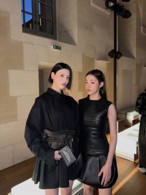 Ayaka Miyoshi Instagram - -BALENCIAGA-

"The heartbeat is the rhythm we share.”
 
Yesss!!! It was a very amazing and beautiful show 🎞️
Thank you for inviting me:)

@balenciaga 
@pppiccioli