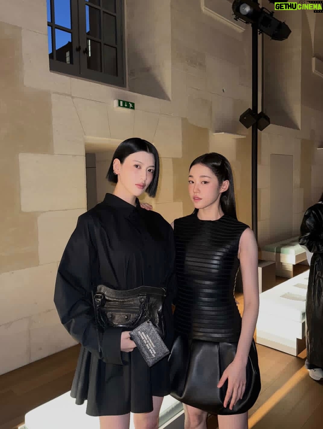 Ayaka Miyoshi - 140.3K Likes - -BALENCIAGA-

"The heartbeat is the rhythm we share.”
 
Yesss!!! It was a very amazing and beautiful show 🎞️
Thank you for inviting me:)

@balenciaga 
@pppiccioli