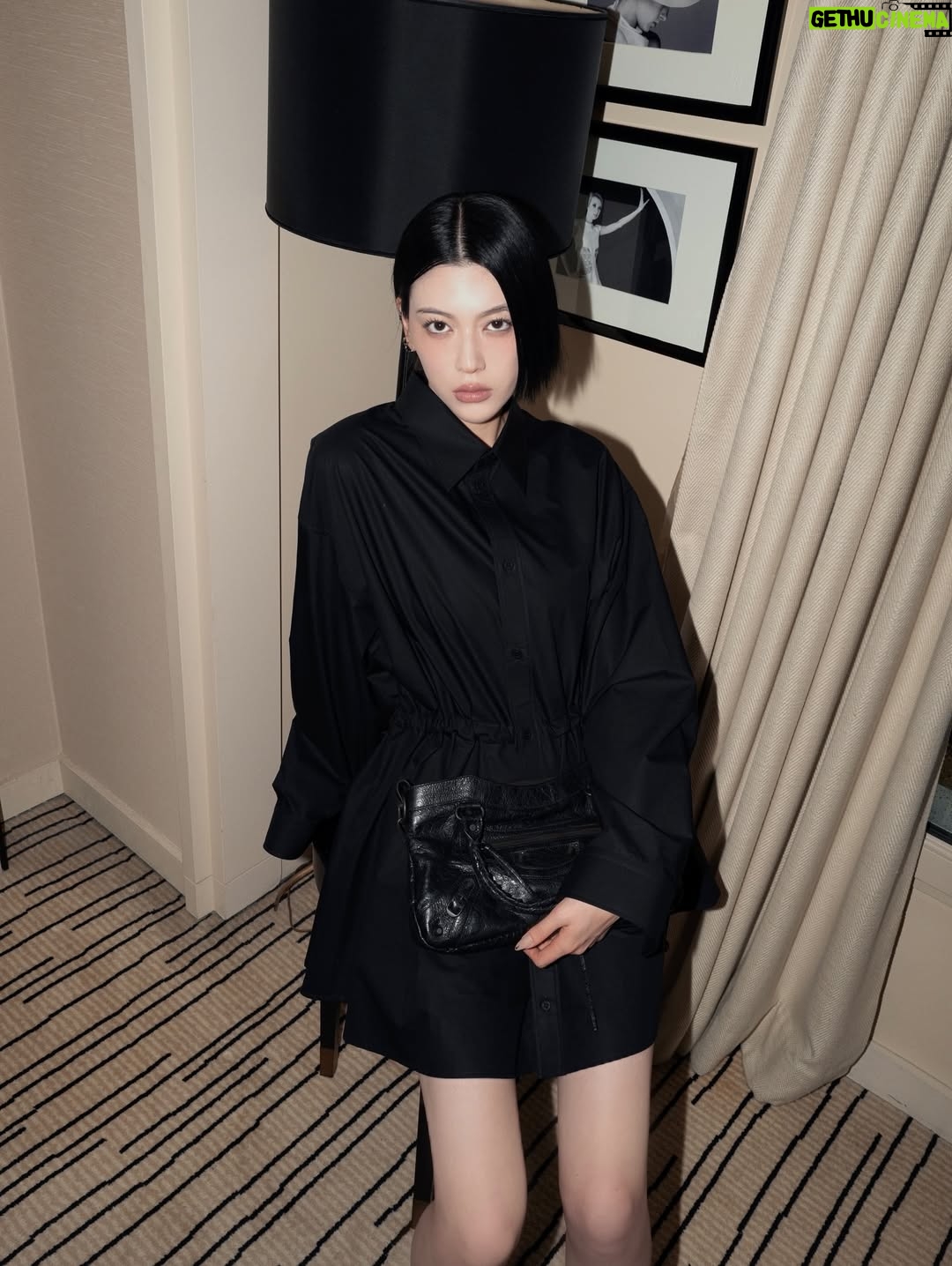 Ayaka Miyoshi - 140.3K Likes - -BALENCIAGA-

"The heartbeat is the rhythm we share.”
 
Yesss!!! It was a very amazing and beautiful show 🎞️
Thank you for inviting me:)

@balenciaga 
@pppiccioli