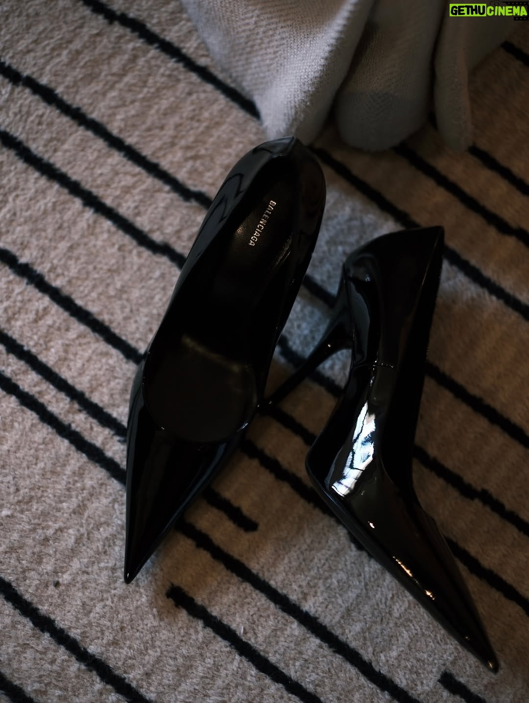 Ayaka Miyoshi - 140.3K Likes - -BALENCIAGA-

"The heartbeat is the rhythm we share.”
 
Yesss!!! It was a very amazing and beautiful show 🎞️
Thank you for inviting me:)

@balenciaga 
@pppiccioli