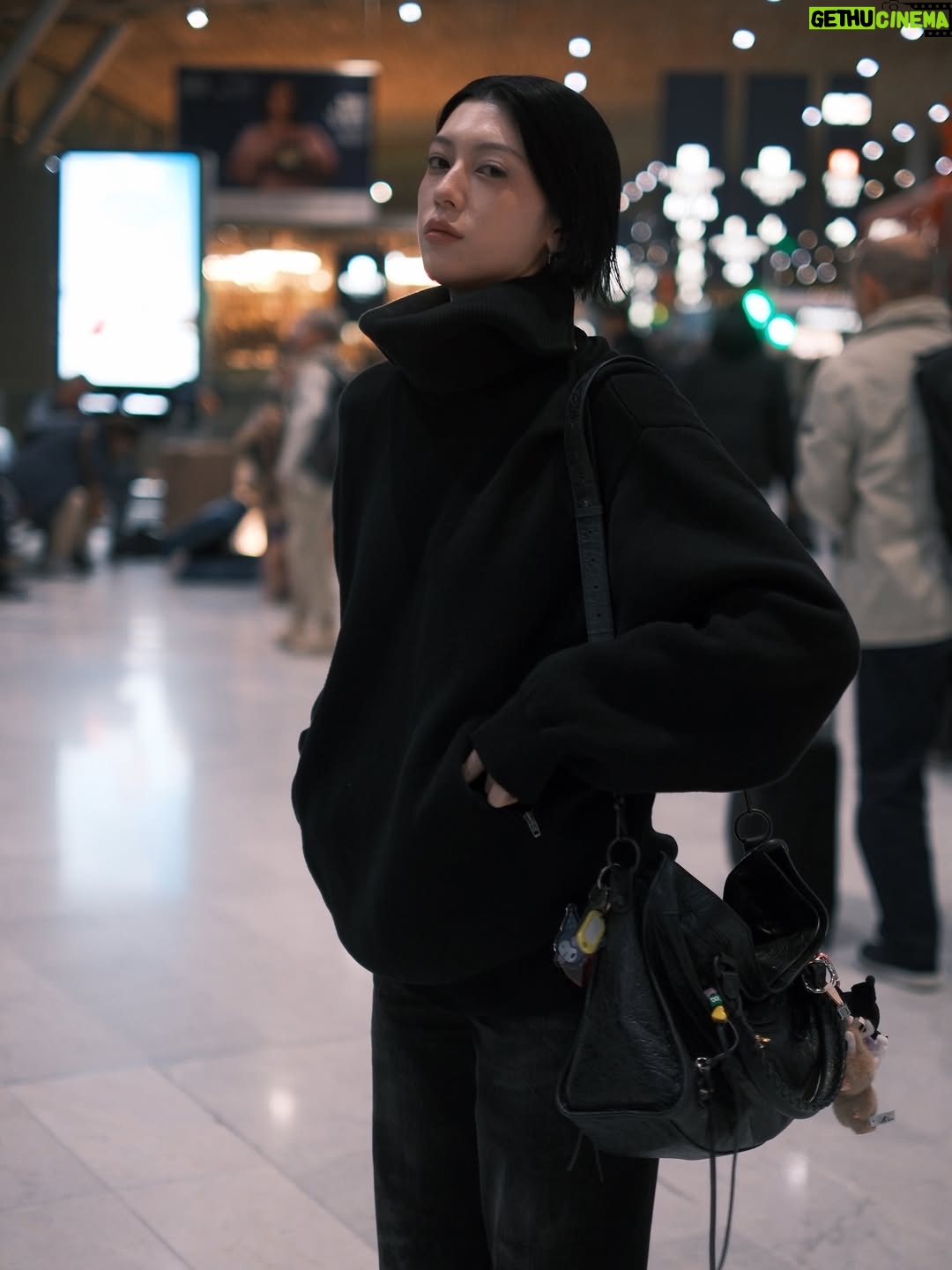 Ayaka Miyoshi - 171K Likes - -BALENCIAGA-

Paaaariiisssss🐦‍⬛🍂

@balenciaga 
@pppiccioli 
#balenciagasummer26