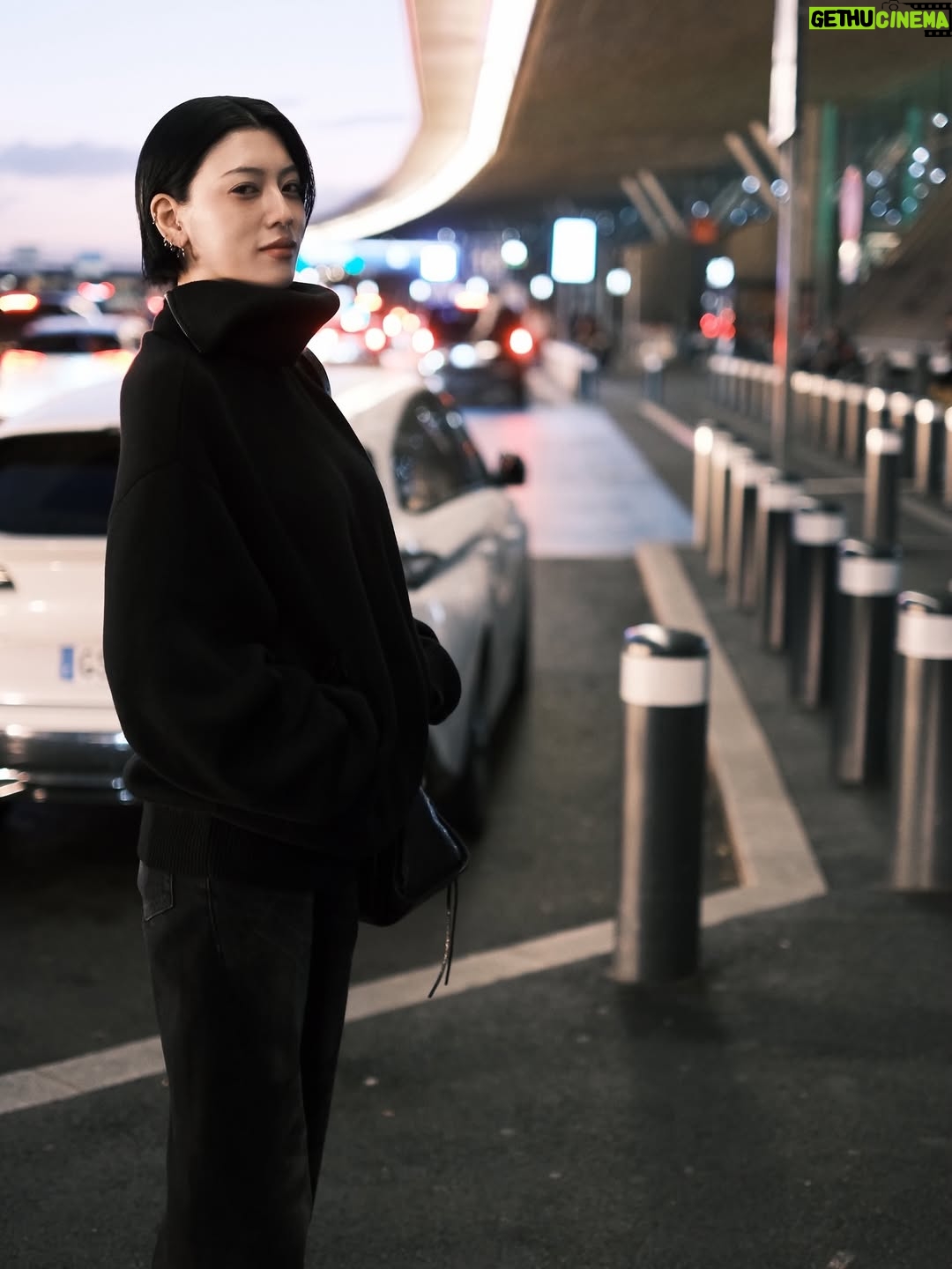 Ayaka Miyoshi - 171K Likes - -BALENCIAGA-

Paaaariiisssss🐦‍⬛🍂

@balenciaga 
@pppiccioli 
#balenciagasummer26