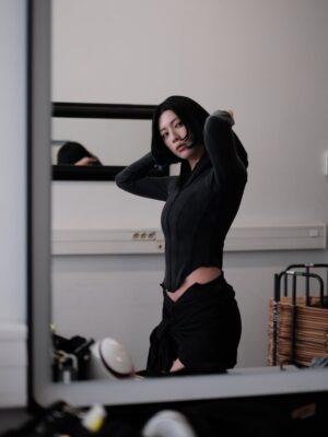 Ayaka Miyoshi Instagram - 이제 가을이네🍂..ㅎㅎㅎ
난 소중한 작품을 준비하고 여러 나라에 갈 거야~
모두도 잘 먹고 잘 자고 내일을 살아가자😽
