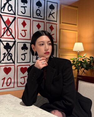 Ayaka Miyoshi Instagram - ♥️♠️🃏♣️♦️

A big thank you to everyone who came all the way out to the Alice in Borderland global fan event, and to those who watched on YouTube!!!

The new "げぇむ" begins in just two weeks…

I've personally been waiting for this day as Ann. 
It was such an honor to be able to step into her world again. 

A huge shout out to all the AIB fans around the world for your incredible support. We've only come this far because you've continued to survive the "げぇむ" with us⚔️

This isn't just a drama seriesーwe, the AIB family will survive through this with you, hand in hand. 

Streaming worldwide from September 25th.

♥️♠️🃏♣️♦️

#今際の国のアリス3
#AliceinBorderland3