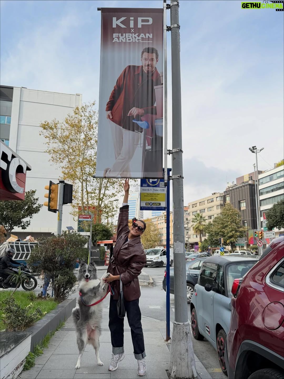 Aybüke Pusat - 157K Likes - Mevsim salatası karışıklığında 💮 
Yorgunum ama çok mutluyum a dostlar 🧡 #reklam