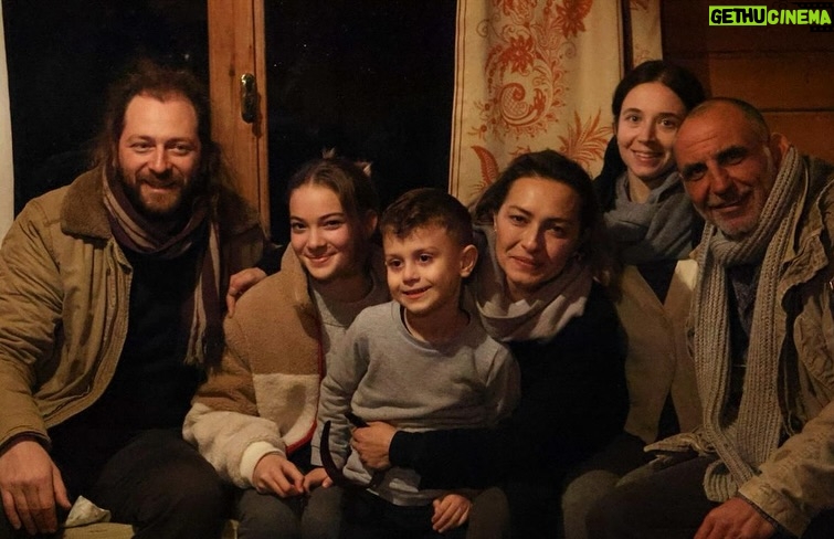 Ayça Bingöl - 12.9K Likes - FİDAN 10 Ocak da seyirciyle buluşuyor @baskasinema.  İyi seyirler…Daha önce hiç böyle hissetmemiştim, farklı bir yolculuk oldu benim için.Tüm fotoğrafların altına çok kalp 🤍🤍🤍 @fidanmovie @aycilyeltan