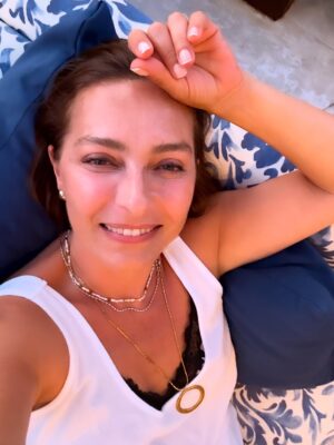 Ayça Bingöl Instagram - Yaz anılarımıza yenilerini ekledik 🧿
@libertysigna
#reklam #davet