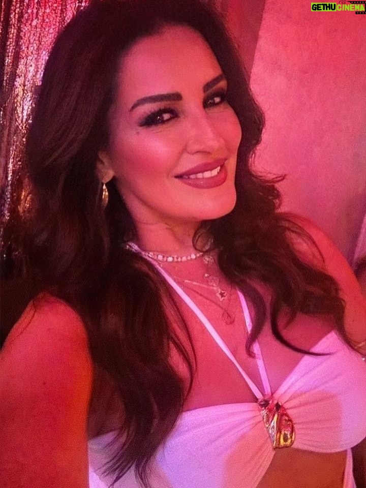 Ayça İnci - 1K Likes - 💃🏻🍷🥂🍾💗💓🌺🍀⭐️💫🌟✨🎉 🥳 

@efrouzistanbul