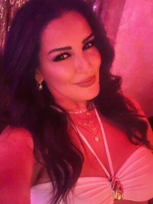 Ayça İnci Instagram - 💃🏻🍷🥂🍾💗💓🌺🍀⭐️💫🌟✨🎉 🥳 

@efrouzistanbul