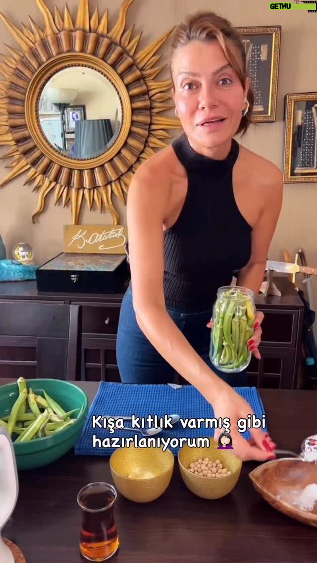 Ayşen Gürler - 699 Likes - Tarif yok ama kahkaha var….🤦🏻‍♀️😂

Amannn bea Bamya turşusunu bile gülerek yapmayacaksak, napalım ki? 😄 .
.
.
.
.
.
.
.
#mutfak #yemek #eğlence #bamya #bamyaturşusu #aşk #konserve #turşu #yumyum #ye