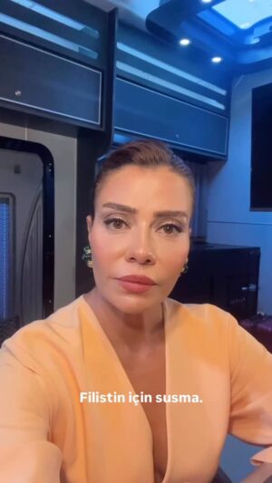 Ayşen Gürler Instagram - To stay silent is to approve this cruelty. Don’t stay silent for Palestine.
If we remain silent, we share the blame for the blood of those children.
Speak up. Be their voice  #freepalestine #speakup #ChildrenAreDying  #filistin🇵🇸 #palestine #filistineözgürlük🇦🇪 #gazze #gazzedeçocuklaröldürülüyor  #savepalestine #gazaunderattack