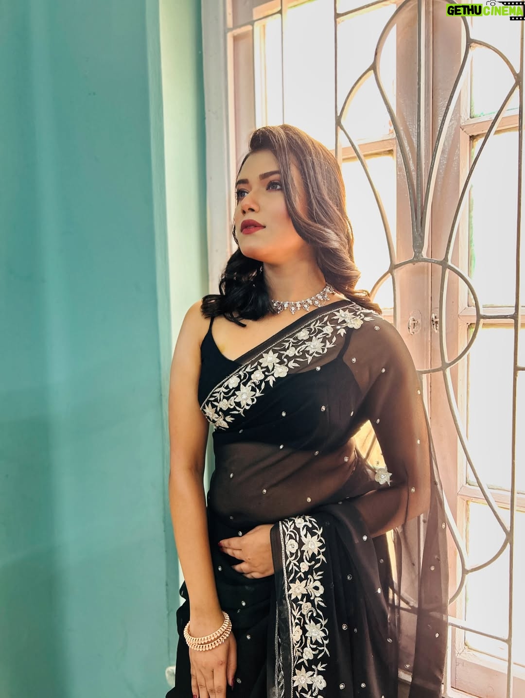 Ayendri Lavnia Roy - 3.4K Likes - Introducing ADHARA SINHA to you all.
I am a part of GEETA LLB since today 
Keep watching GEETA LLB at 6:30PM only on @starjalsha 
Thank you Snehasish Chakraborty sir for this opportunity! 😊🙏🏻
@bluesproductions_