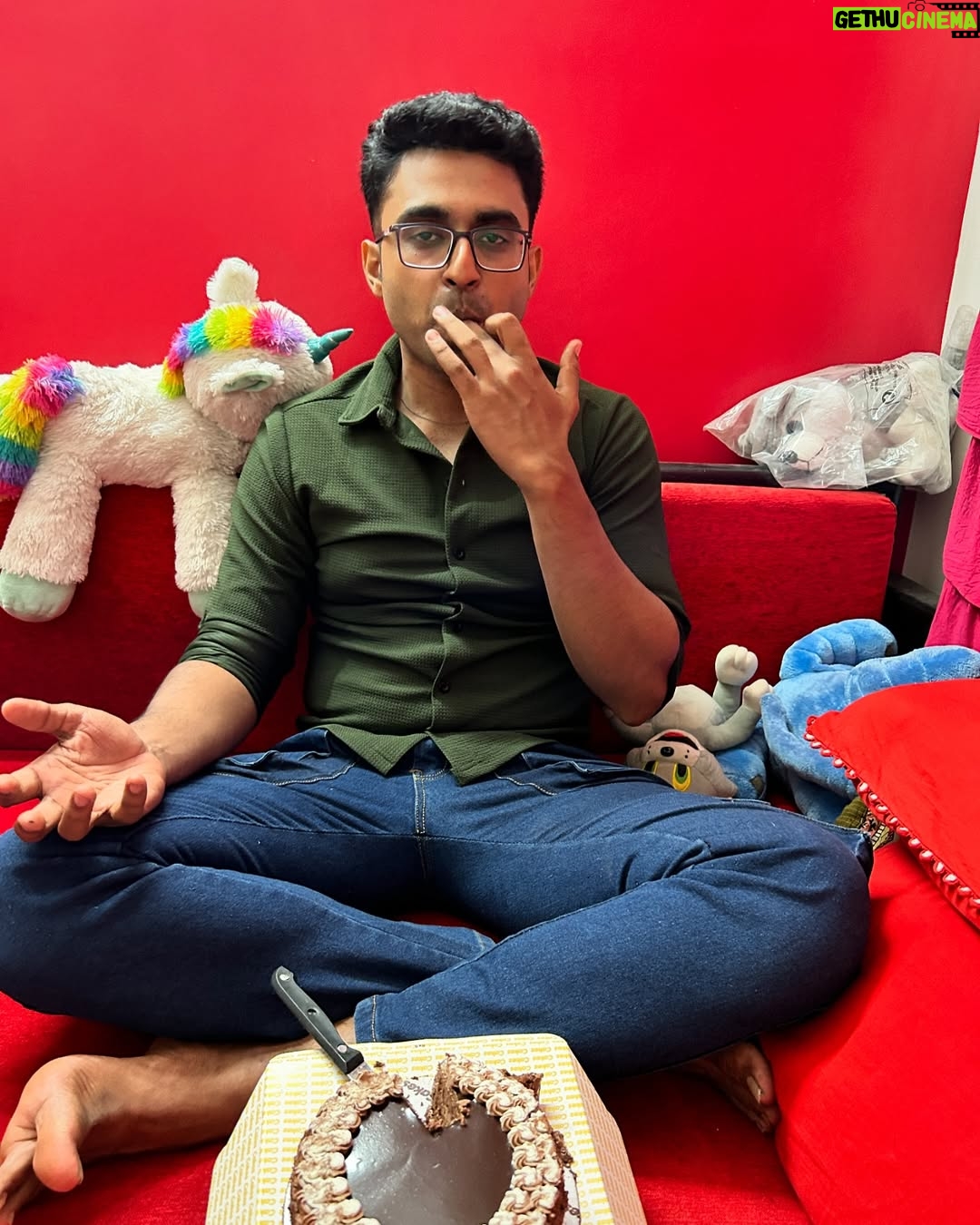 Ayendri Lavnia Roy - 3.3K Likes - It’s his birthday 
Whom I can call “my man” 🤭❤️💞
@nilankurmukhopadhyay
