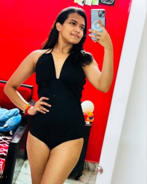 Ayendri Lavnia Roy Instagram - After taking up negative criticism for months…. 
Back to my old skin ✅
Back to my old figure 
Due to my depression I gained a lot of weight… (which is normal)Even heard about a rumour like I am into any form intoxication that’s why I gained weight😂 Even lost work due to this
But now I can proudly say I reduced all 9.58 kgs I gained… 
Fit check✅