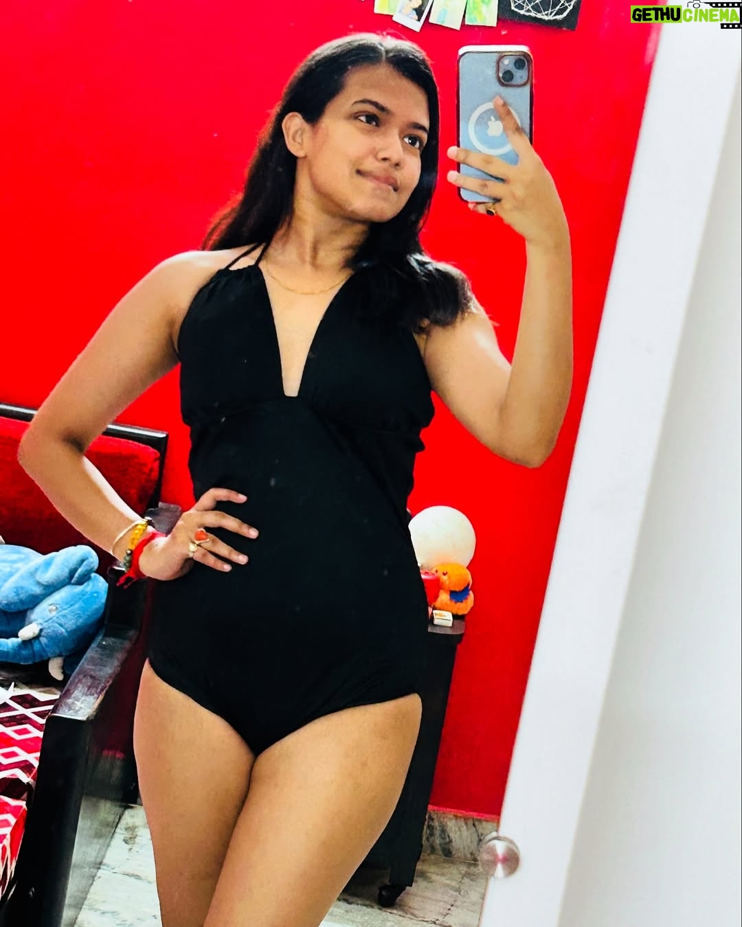 Ayendri Lavnia Roy - 3.8K Likes - After taking up negative criticism for months…. 
Back to my old skin ✅
Back to my old figure 
Due to my depression I gained a lot of weight… (which is normal)Even heard about a rumour like I am into any form intoxication that’s why I gained weight😂 Even lost work due to this
But now I can proudly say I reduced all 9.58 kgs I gained… 
Fit check✅