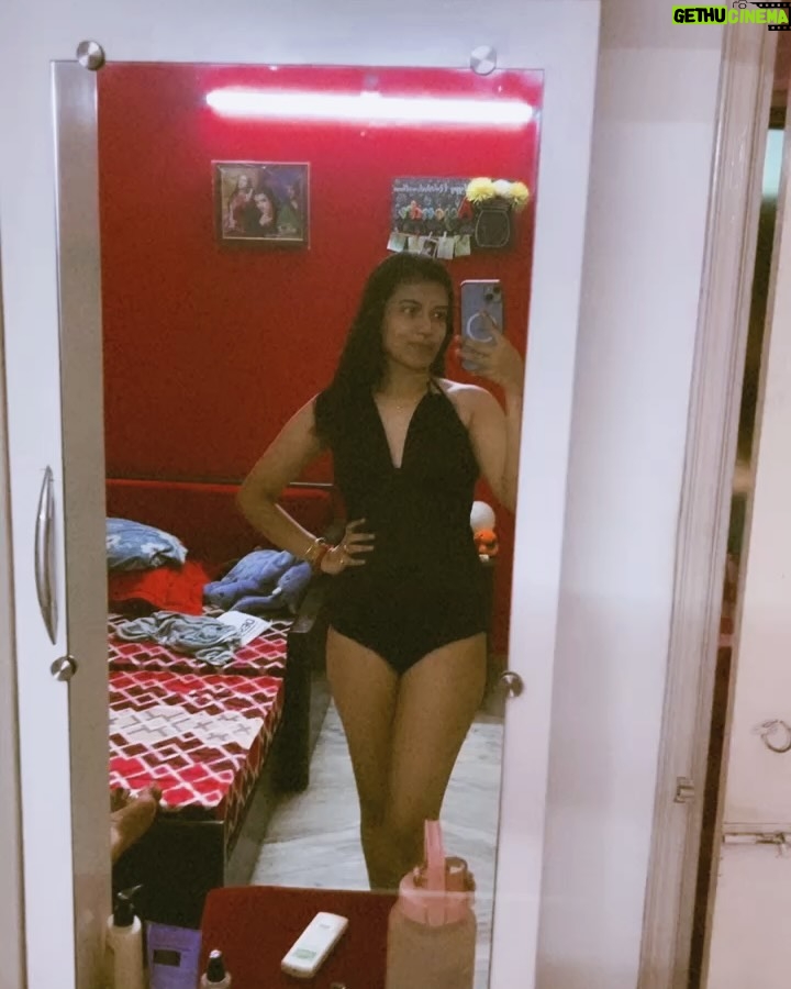 Ayendri Lavnia Roy - 3.8K Likes - After taking up negative criticism for months…. 
Back to my old skin ✅
Back to my old figure 
Due to my depression I gained a lot of weight… (which is normal)Even heard about a rumour like I am into any form intoxication that’s why I gained weight😂 Even lost work due to this
But now I can proudly say I reduced all 9.58 kgs I gained… 
Fit check✅