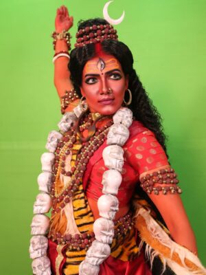 Ayendri Lavnia Roy Instagram - Maa Bhairavi ❤️🙏🏻🧿
It is a surreal feeling to even touch half of the energy of maa bhairavi through these makeup, costume and ambience. 
Thank you @rupashya_saha for this experience! 
Thank you @bibek_roy_mua for this makeover! ❤️