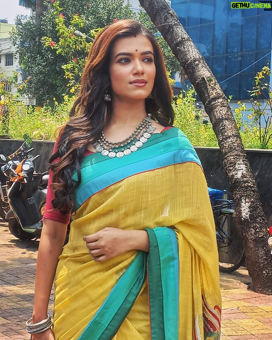 Ayendri Lavnia Roy - 7.1K Likes - A heartfelt note to Ishita…❤️
I lived in you Mrs. ISHITA ROY CHOWDHURY for long two plus years. 
You were never bad, you were bad because you believed and loved someone who ultimately ditched you for his own good 😁 (reality check to many) 
You couldn’t be happy in your married life because you were too ambitious to live with a man with lesser ambitions. I get it. 😄
Ishita has a part of my existence, routine and even my ups and downs. Adios Ishita! I hope you come out of the jail someday and start a new life without any Rudra or Tamal and achieve your dreams this time.( Just an actor’s imagination😃) 
Thank you @zeebanglaofficial , Rakhi di, Souvik da, Srijit da,Krishanu da, Saheli di and full team of Phulki to make Ishita such a widely acceptable character. 
Bhebechilam eta winning speech e bolbo but sujog ta Ishita r jonno asheni 👆🏻😄 
…
Till then KEEP WATCHING GEETA LLB at 6:30PM ONLY ON STAR JALSHA ❤️❤️