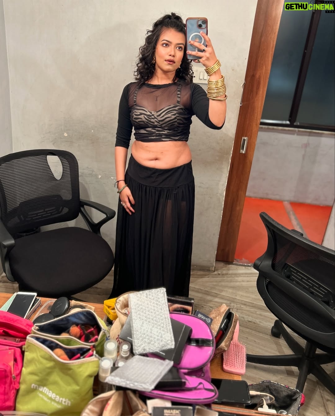 Ayendri Lavnia Roy - 4.6K Likes - Lady in black…. No I am not filmfare🤣😝