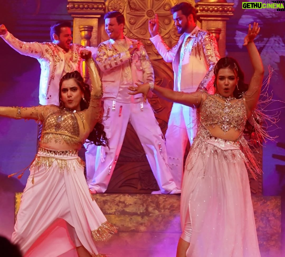Ayendri Lavnia Roy - 6K Likes - Watch our power packed performance tomorrow only on @zeebanglaofficial at 7:30PM
Kal Zee Banglar shonar shongsharer 25 tomo borsher ujjapon hobe 
Dekhte bhulben na kintu 
P.C @mrinmoysiva 

With @surabhimallick_official & @its_me_arka_chakraborty on stage 🔥