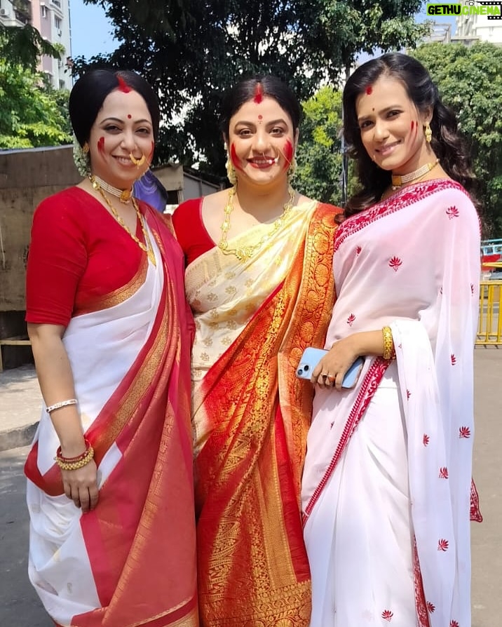 Ayendri Lavnia Roy - 7.1K Likes - A heartfelt note to Ishita…❤️
I lived in you Mrs. ISHITA ROY CHOWDHURY for long two plus years. 
You were never bad, you were bad because you believed and loved someone who ultimately ditched you for his own good 😁 (reality check to many) 
You couldn’t be happy in your married life because you were too ambitious to live with a man with lesser ambitions. I get it. 😄
Ishita has a part of my existence, routine and even my ups and downs. Adios Ishita! I hope you come out of the jail someday and start a new life without any Rudra or Tamal and achieve your dreams this time.( Just an actor’s imagination😃) 
Thank you @zeebanglaofficial , Rakhi di, Souvik da, Srijit da,Krishanu da, Saheli di and full team of Phulki to make Ishita such a widely acceptable character. 
Bhebechilam eta winning speech e bolbo but sujog ta Ishita r jonno asheni 👆🏻😄 
…
Till then KEEP WATCHING GEETA LLB at 6:30PM ONLY ON STAR JALSHA ❤️❤️