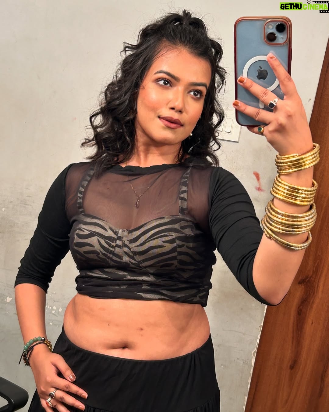 Ayendri Lavnia Roy - 4.6K Likes - Lady in black…. No I am not filmfare🤣😝