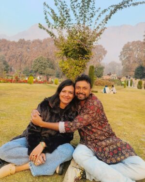 Ayendri Lavnia Roy Instagram - I have the best brother in the world and it is his birthdayyyyy….. BHAIYAAAAA happy birthdayyyyy!!! ❤️❤️❤️❤️ I love youuuu and you know you’re the best…. And I can cut people into pieces if they try to harm you…like I did with one (metaphorically)