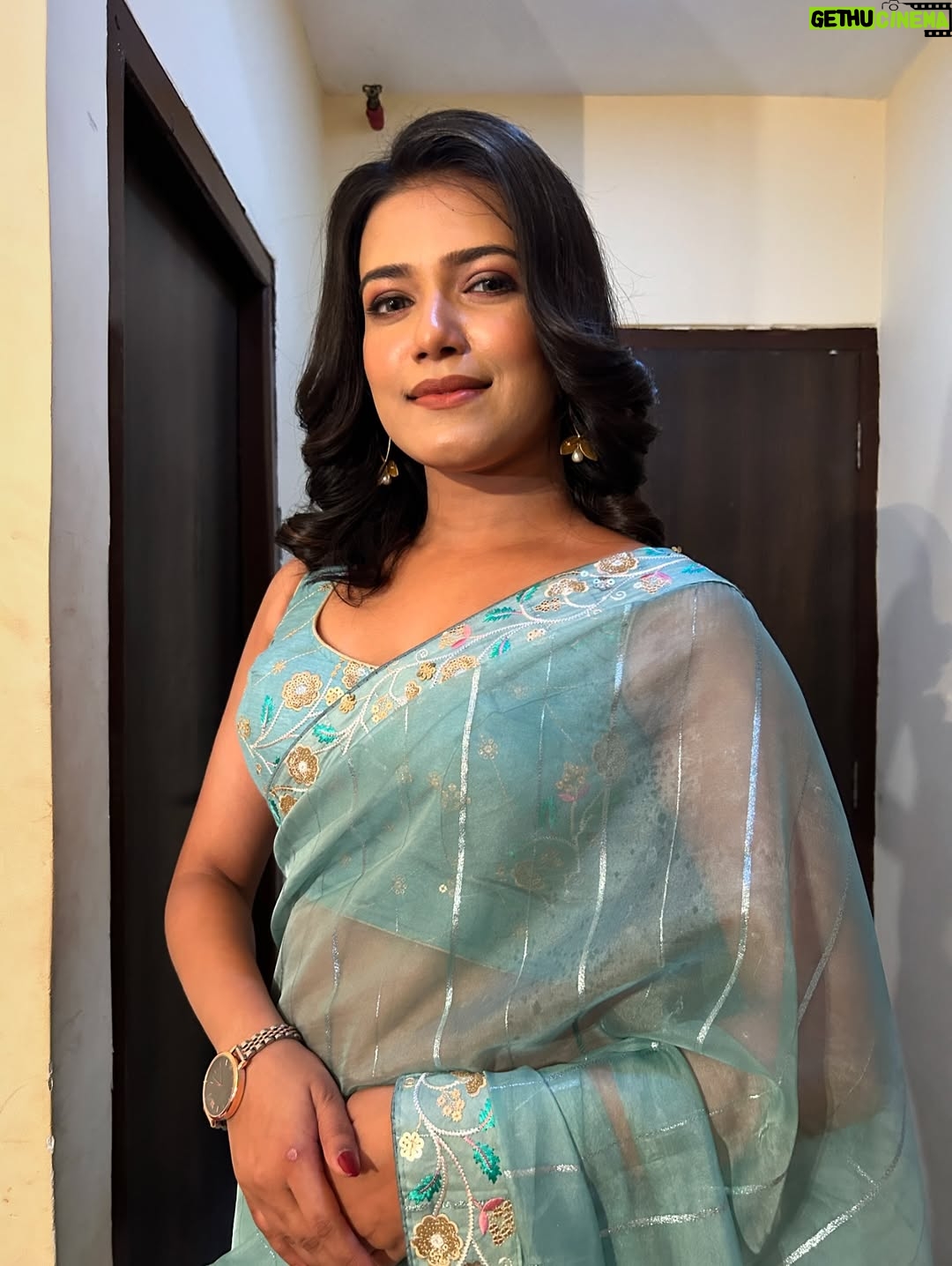 Ayendri Lavnia Roy - 3.7K Likes - ADHARA SINHA is here 🔥
Dekhte thakun GEETA LLB only on @starjalsha STAR JALSHA at 6:30 PM 
Geeta r notun case shuru hoyeche.. ja bujjhi dekhte bhulben na. 😊❤️ #geetallb #geetallb❤️ #starjalsha @bluesproductions_