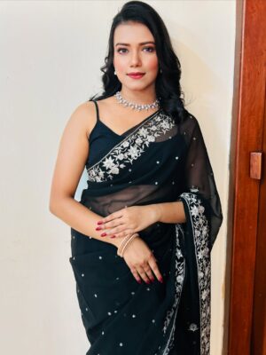 Ayendri Lavnia Roy Instagram - Introducing ADHARA SINHA to you all.
I am a part of GEETA LLB since today 
Keep watching GEETA LLB at 6:30PM only on @starjalsha 
Thank you Snehasish Chakraborty sir for this opportunity! 😊🙏🏻
@bluesproductions_