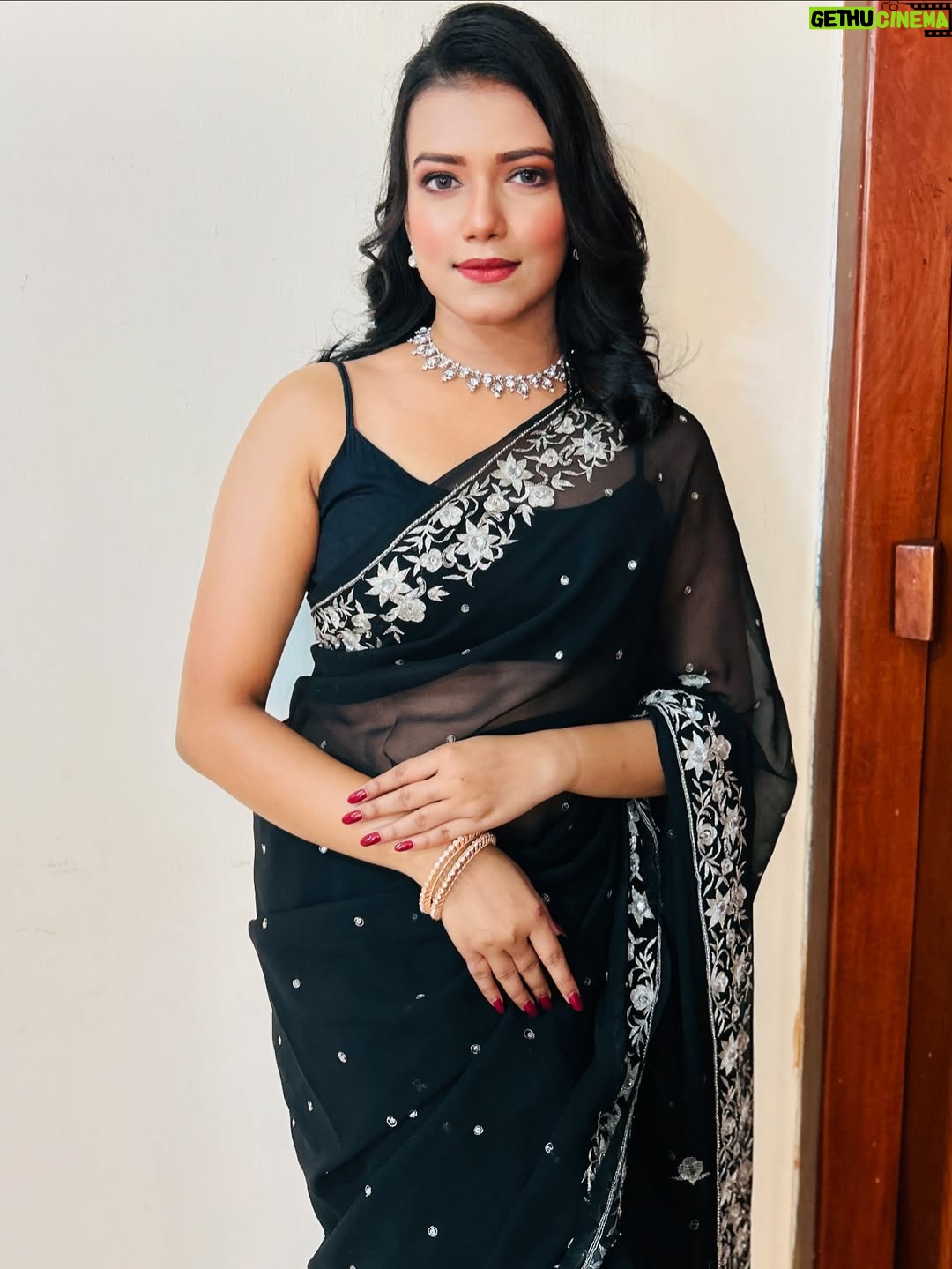 Ayendri Lavnia Roy - 3.4K Likes - Introducing ADHARA SINHA to you all.
I am a part of GEETA LLB since today 
Keep watching GEETA LLB at 6:30PM only on @starjalsha 
Thank you Snehasish Chakraborty sir for this opportunity! 😊🙏🏻
@bluesproductions_