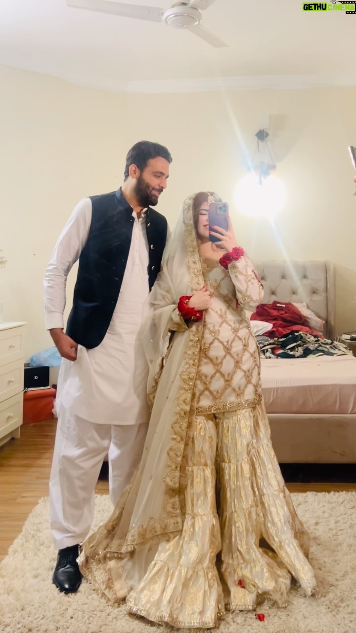 Ayesha Ijaz - 65K Likes - First awkward video post nikkah w my 🌙🤪 

Dress by @asianbrides_by_haroon 
MUA @rahat.afridi.mua 
Styled by my fav @harry_events_and_pr 

#nikkahlook #nikkah #nikkahready #pakistaniweddings