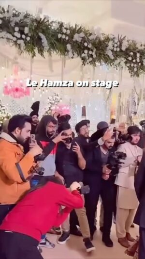 Ayesha Ijaz Instagram - Madam location p pohanchtay huay… 😂