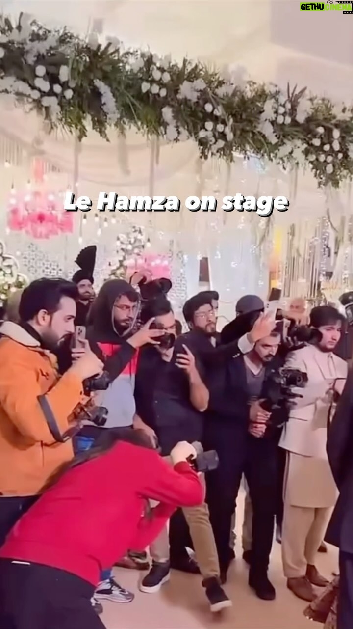 Ayesha Ijaz - 884 Likes - Madam location p pohanchtay huay… 😂